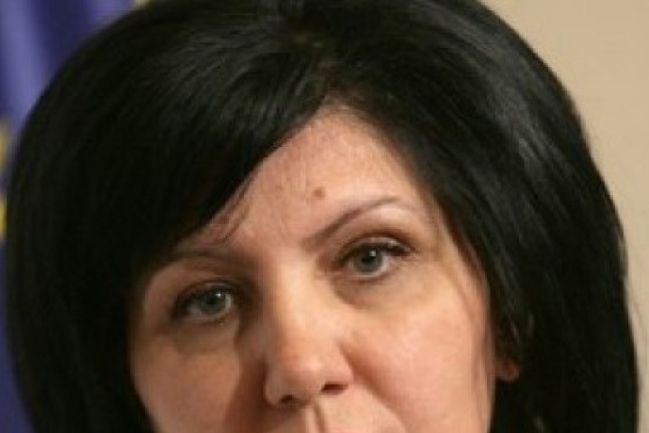 В парламента трябва да си говорим за политики трябва да