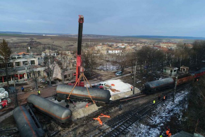 41 годишния машинист Димитър Михнев и 60 годишния му помощник