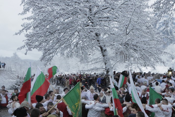 Според народните поверия през нощта на Богоявление небето се отваря