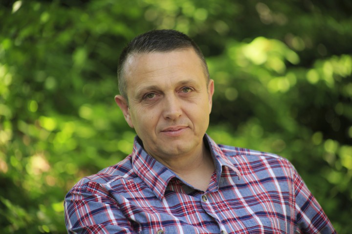 Георги Богданов има магистърска степен по Европейска социална политика и