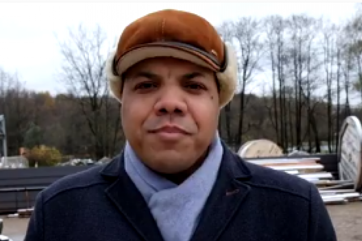 Както изтъква Шоладеми във Фейсбук той използва издигането на кандидатурата