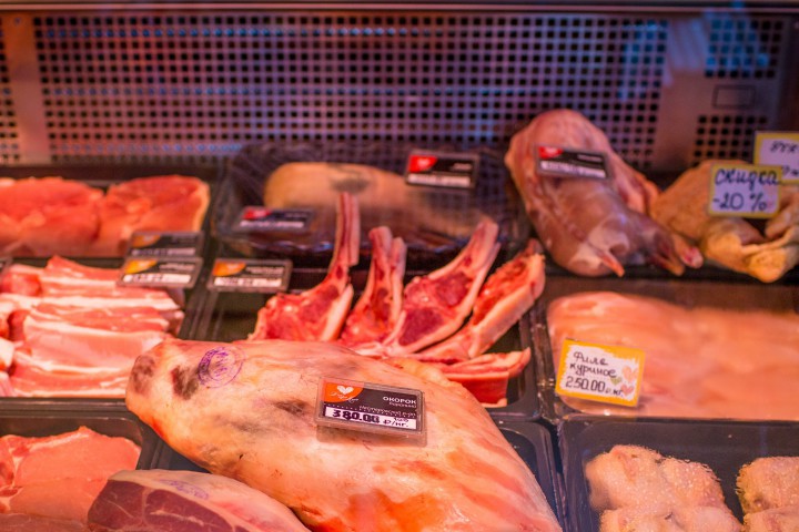 Българинът слага на трапезата си свинско месо от Испания, Франция
