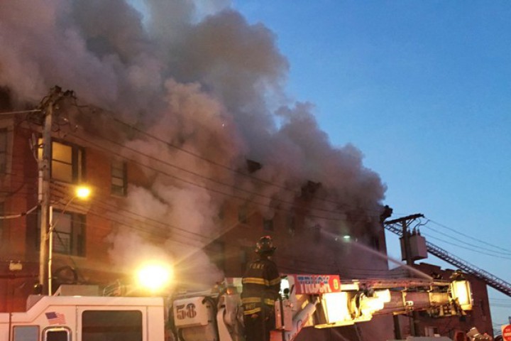 Огънят е избухнал около 5 30 часа сутринта местно време