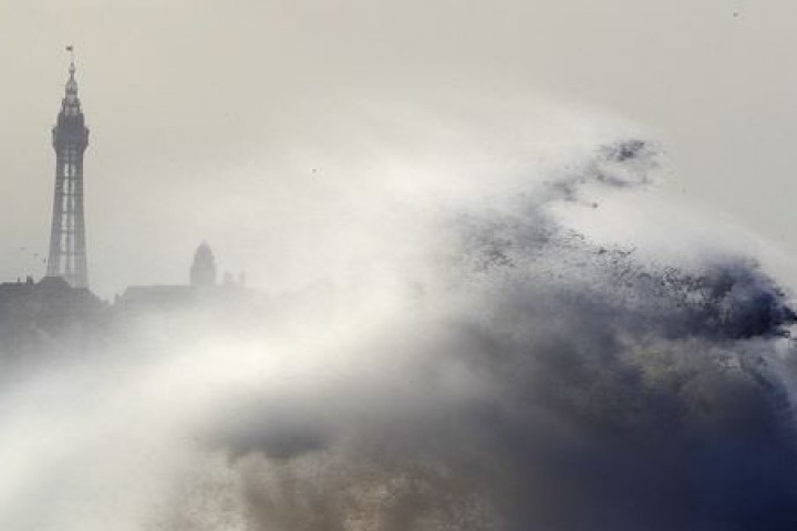 Един човек е загинал а най малко петнадесет души бяха ранени