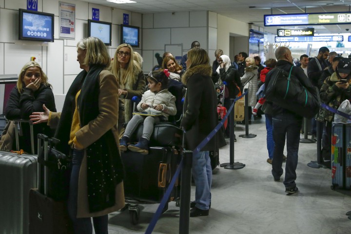 Нискотарифният авиопревозвач "Райънеър” им предложи трансграничен транспорт с автобуси по