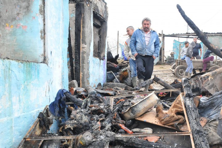 Огънят избухнал снощи около 22 14 часа в къщата на ул Захари