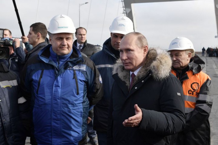 Путин пристигна с автобус откъм Краснодарския край до най високата част