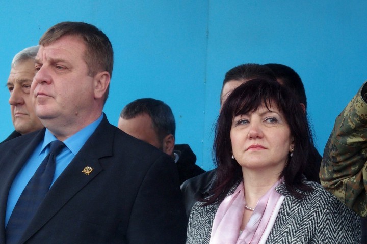 Така председателят на парламента Цвета Караянчева коментира коремното набиране което