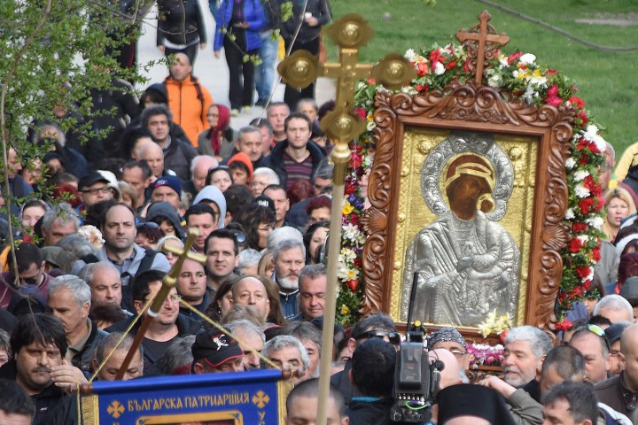 Вярва се че чудотворната икона на Света Богородица сбъдва молитвите